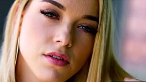 A blonde actively fucks in the ass and catches a high