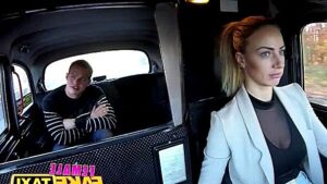 A cute passenger fucked a sly taxi driver